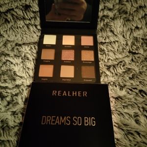 Realher Dreams So Big Eyeshadow palette